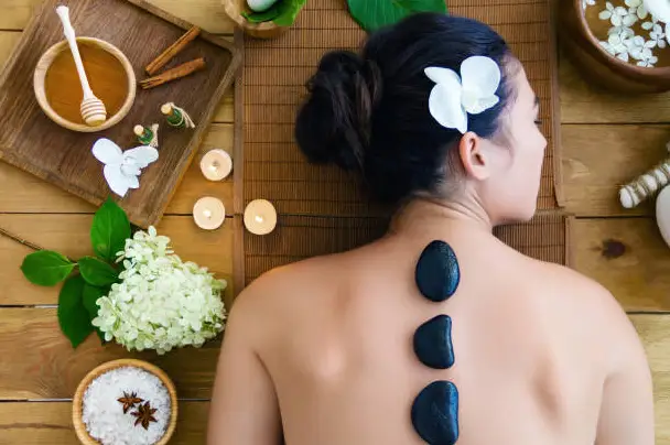 Massage pierres chaudes